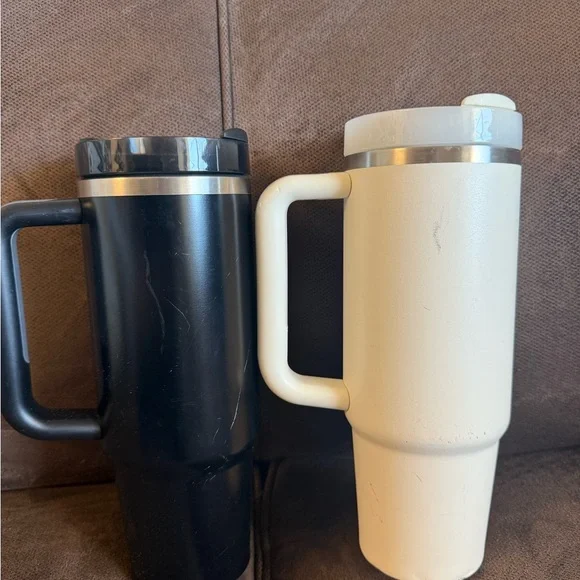 Lot of 2 30 oz Stanleys - Picture 2 of 3